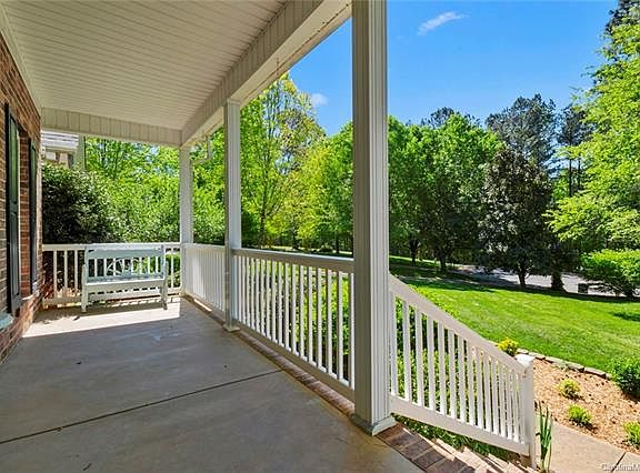 3rd image of 605 Trollingwood Ct