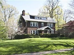 2813 Edgehill Rd, Cleveland Heights, OH 44118