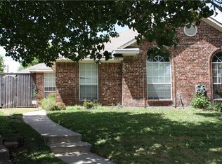1929 Hearthside Ln, Garland, TX 75044