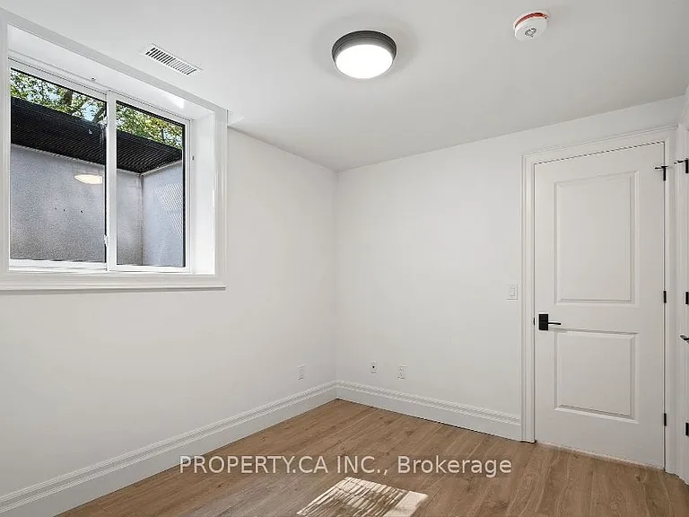 119 Invermay Ave — Photo 17