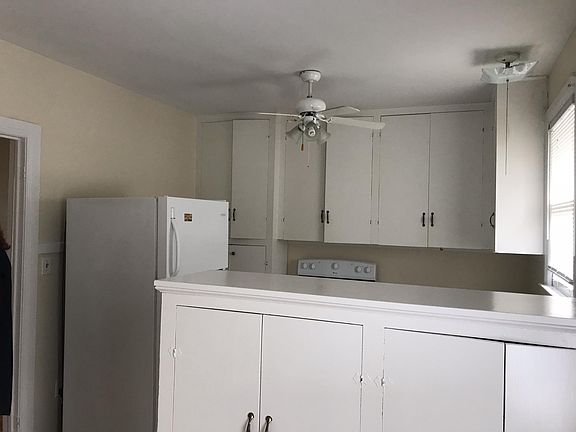 2nd image of 512 E Harwood St APT 4