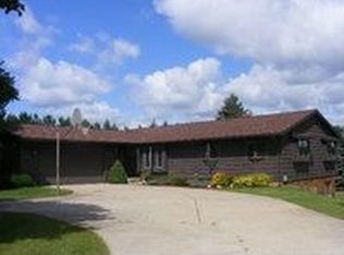 142 Doral Dr, Cadillac, MI 49601