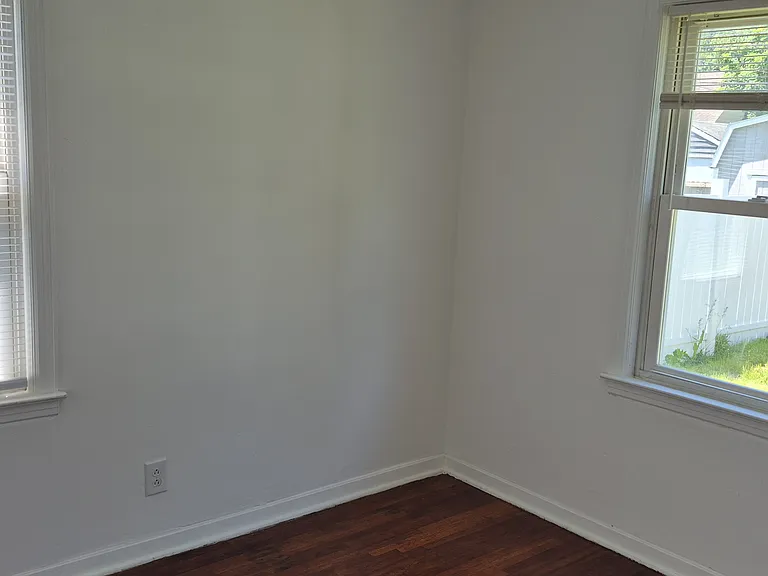 2553 Lexington Ave — Photo 6