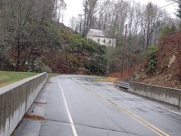 5th image of 124 Pigeon Roost Rd