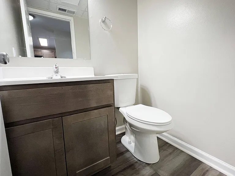 Woodhills Apartments — Photo 84