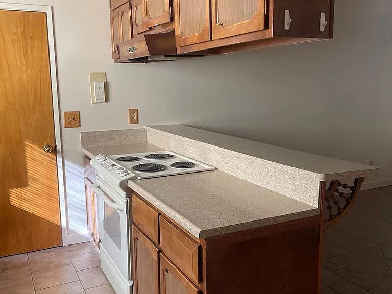 735 Christine Ave — Photo 6