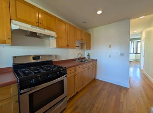 260 Sidney St #3L, Cambridge, MA 02139