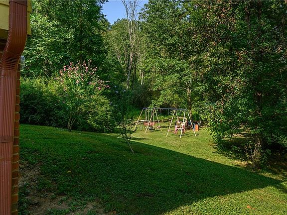 5th image of 127 Dogwood Dr
