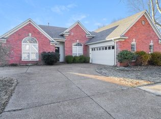 1655 Torrington Dr, Cordova, TN 38016