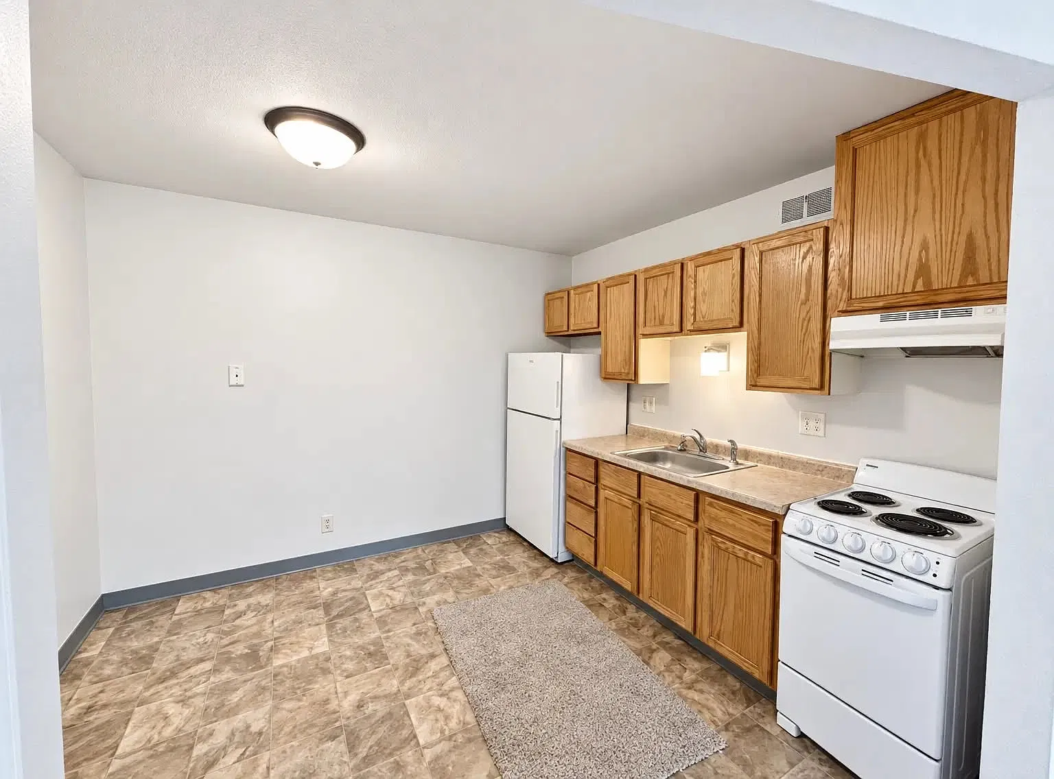 2 bed, $850 — Photo 2
