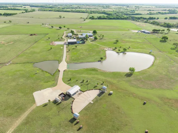 887 Hcr 3110 N, Abbott, TX 76621