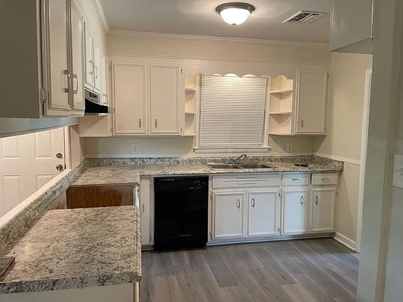 4th image of 377 Sterling Dr