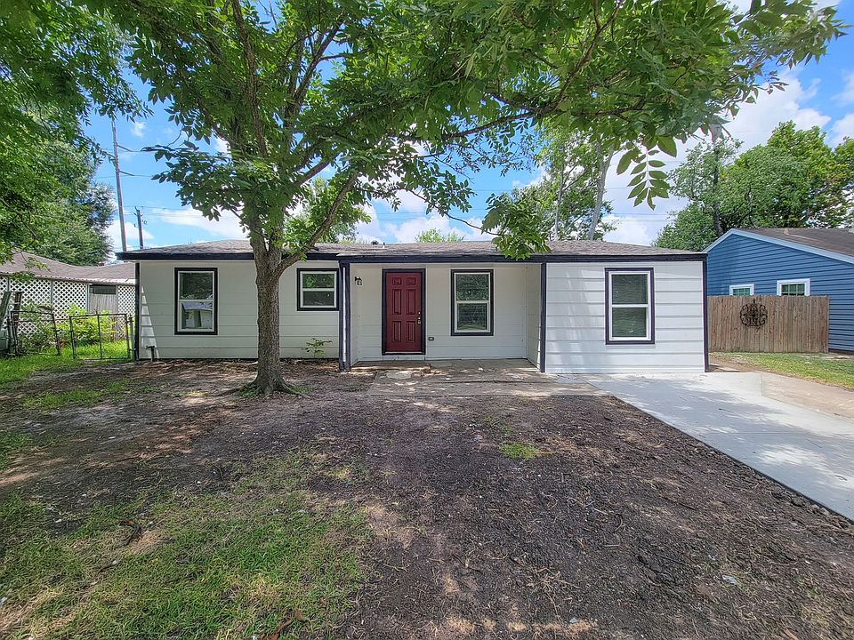 1st image of 2810 Forest Oaks Blvd