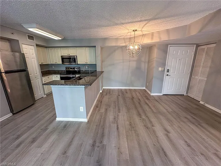 1250 Wildwood Lakes Blvd #206 — Photo 8