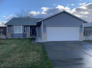 335 Ruby Ln, Mountain Home, ID 83647