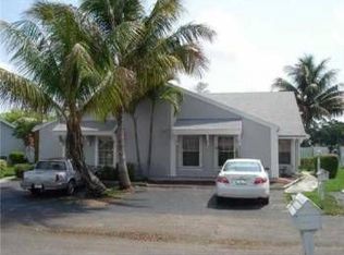 950 SW 111th Way, Davie, FL 33324