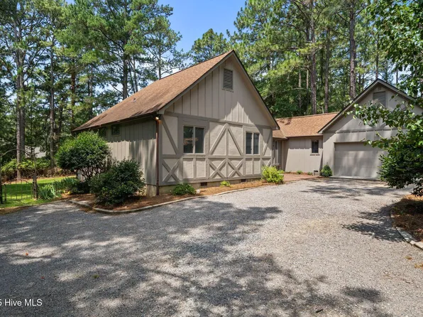 11 Apawamis Road, Pinehurst, NC 28374