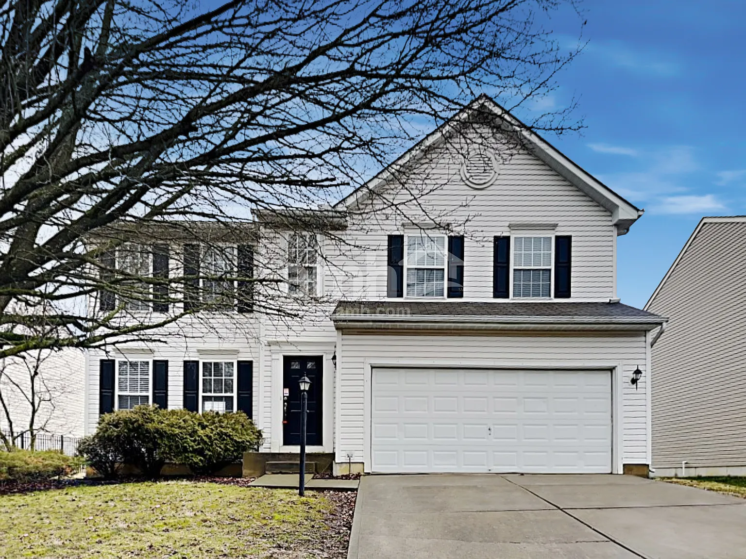 4 bed, 2.5 bath, 1724 sqft, $2,370 — Photo 1