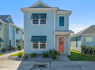 216 Carre Ct UNIT 20, Bay St Louis, MS 39520