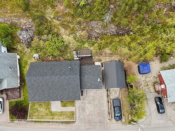 4th image of 122 Bayview Road