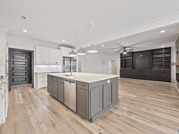 5th image of 7555 Parktrace Ln SE