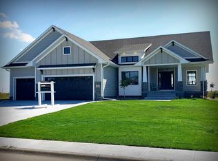2003 Rainbow Rd, Grand Island, NE 68801