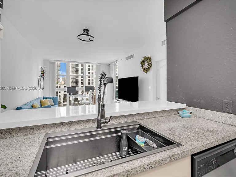 500 NE 29th St #905 — Photo 15