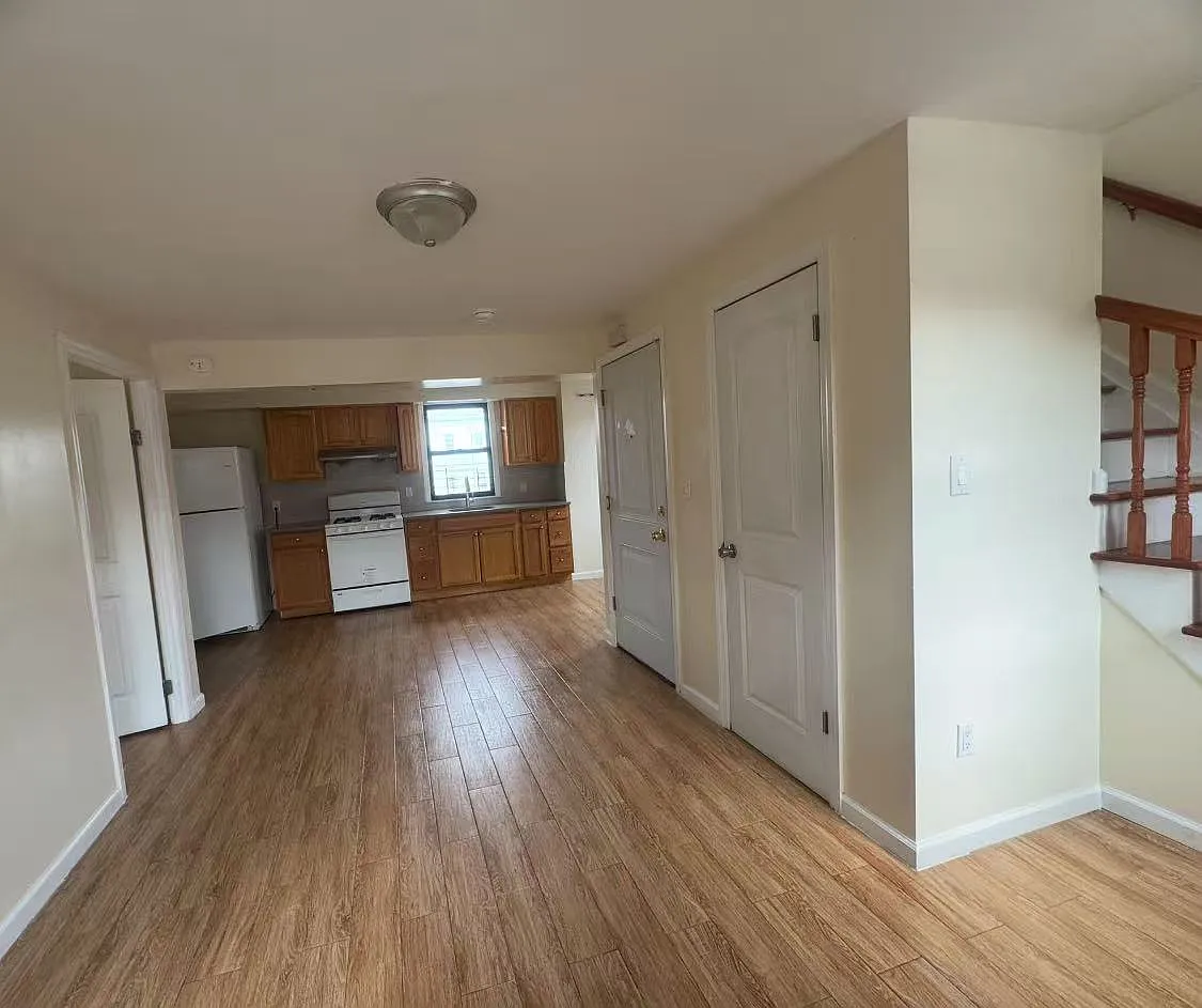 4 bed, 1500 sqft, $3,500 — Photo 3