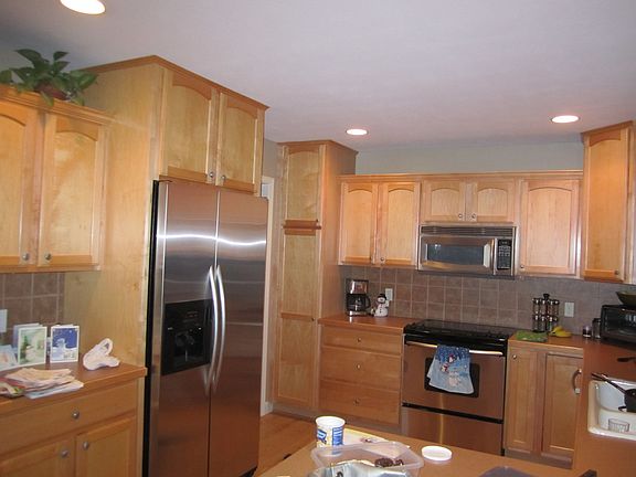 3rd image of 12982 Blackhawk Ave