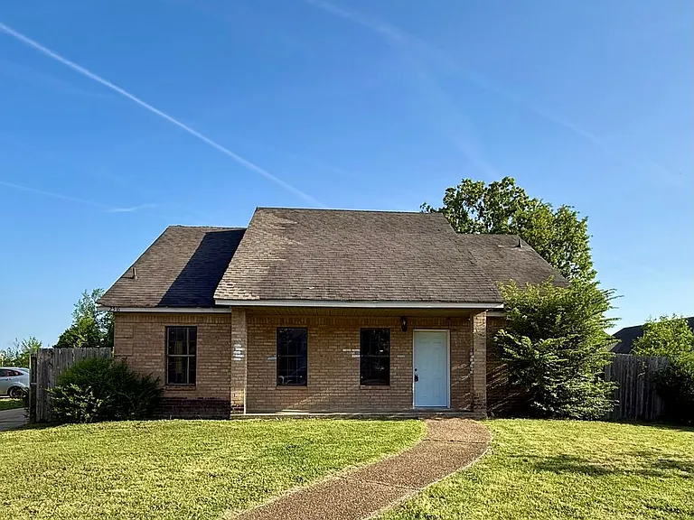 2516 Glenn Pl — Photo 1