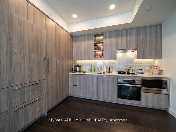 4th image of 95 McMahon Dr #1002