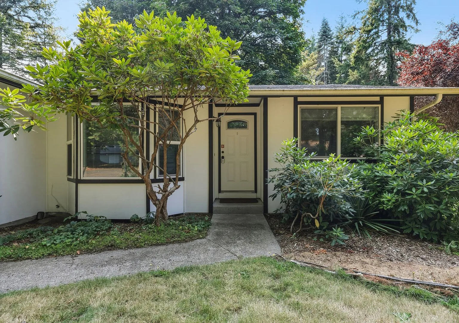 2 bed one bath once car garage - Tumwater School District — Photo 3