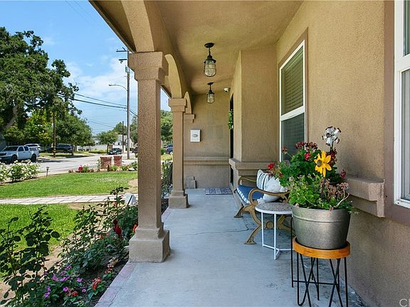 3rd image of 526 E Santa Clara Ave
