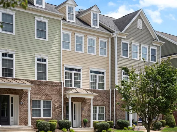 118 3rd St, Oakmont, PA 15139