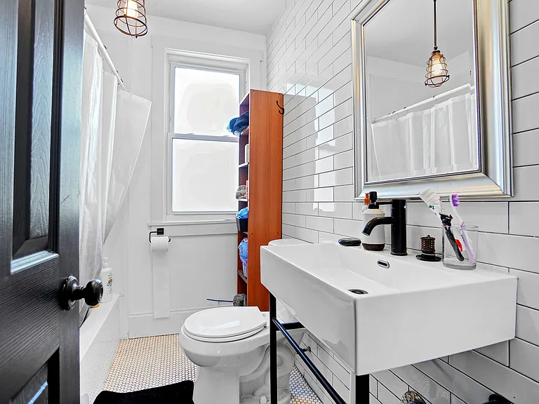 721 S Carpenter St #3R — Photo 4