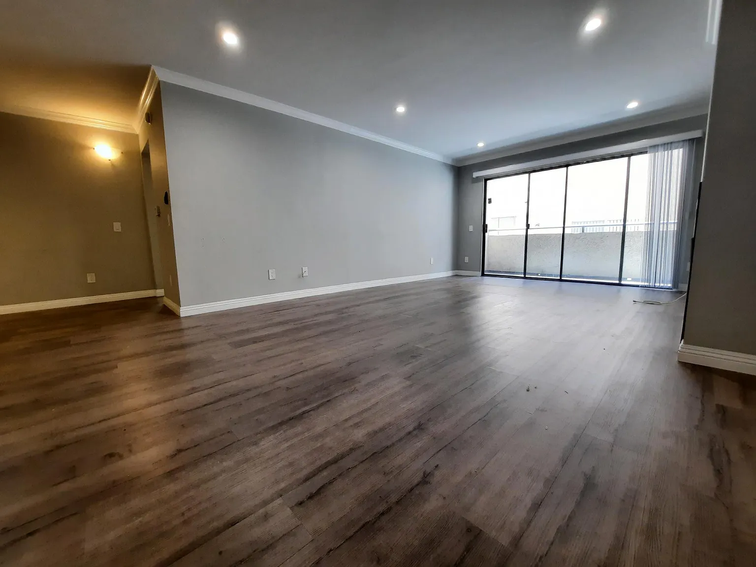 1 bed, 800 sqft, $2,000 — Photo 3