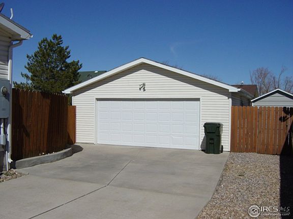 2nd image of 610 W Lark Ln