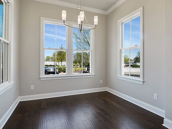 5th image of 1146 Americana Blvd