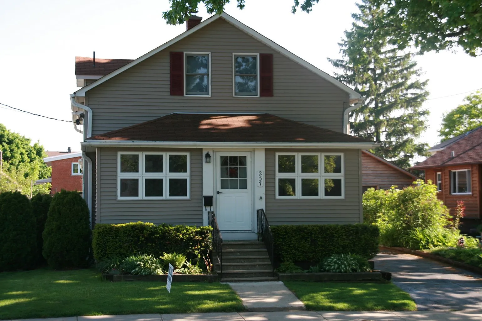 237 Highwood Ave photo 1