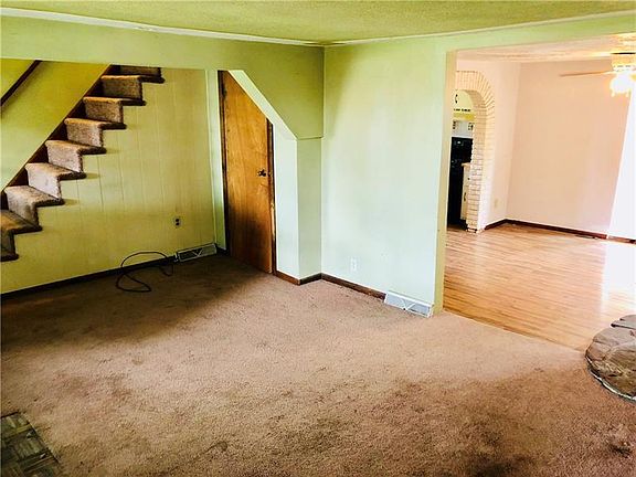 3rd image of 552 Oates Blvd