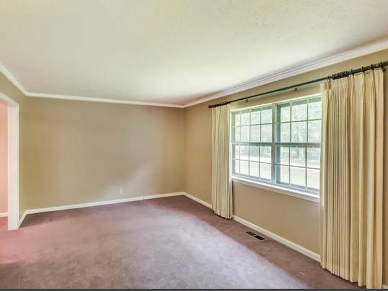 7111 Middle Valley Rd — Photo 3