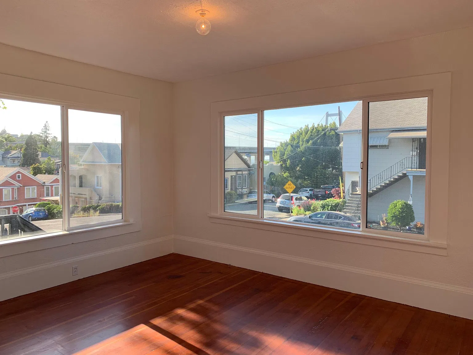 1211 Flora St — Photo 4