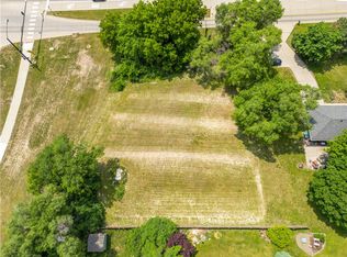 7015 Merle Hay Rd, Johnston, IA 50131