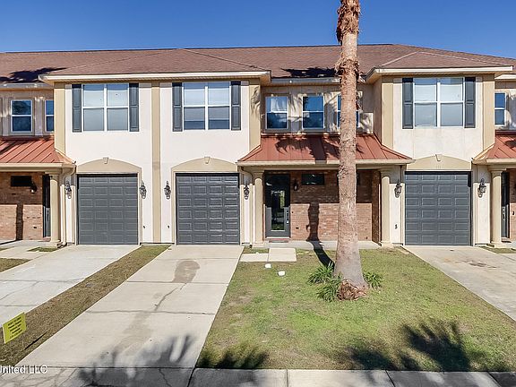 2nd image of 211 Capri Pl