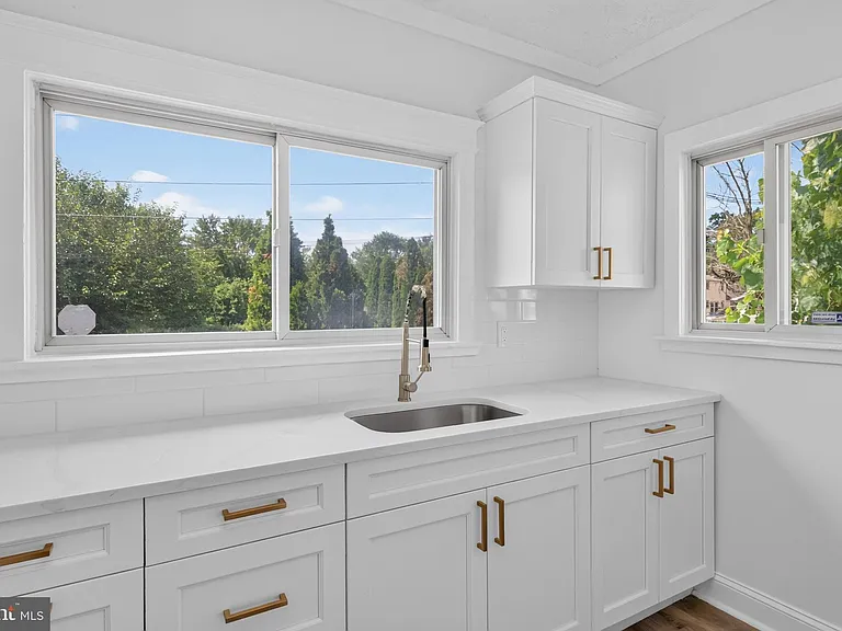 319 Laurel Ave — Photo 19