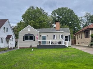 83 Ivyhurst Rd, Amherst, NY 14226