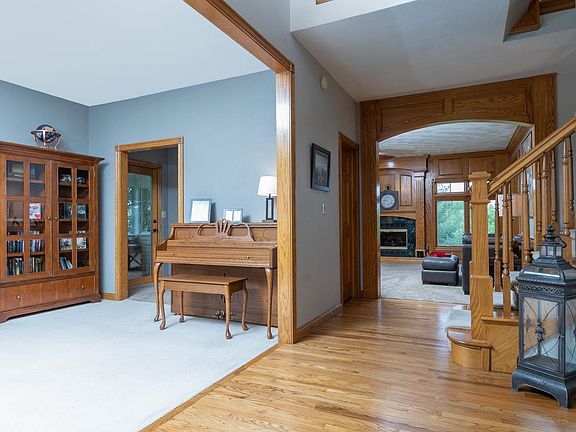 4th image of 7307 Barngate Dr