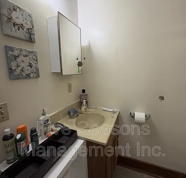 465-467 Colchester Ave #2 — Photo 13
