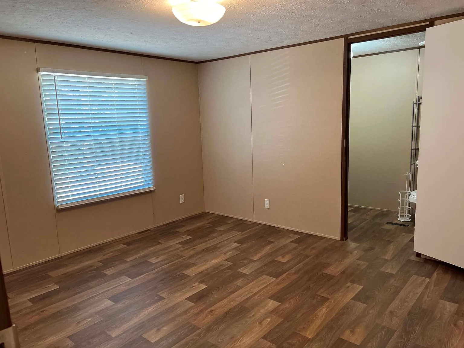 2 bed, 900 sqft, $1,500 — Photo 4
