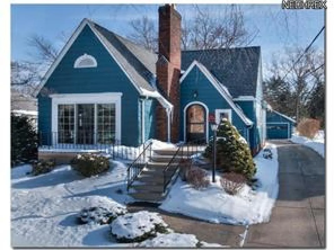 23071 Virginia Ave photo 1